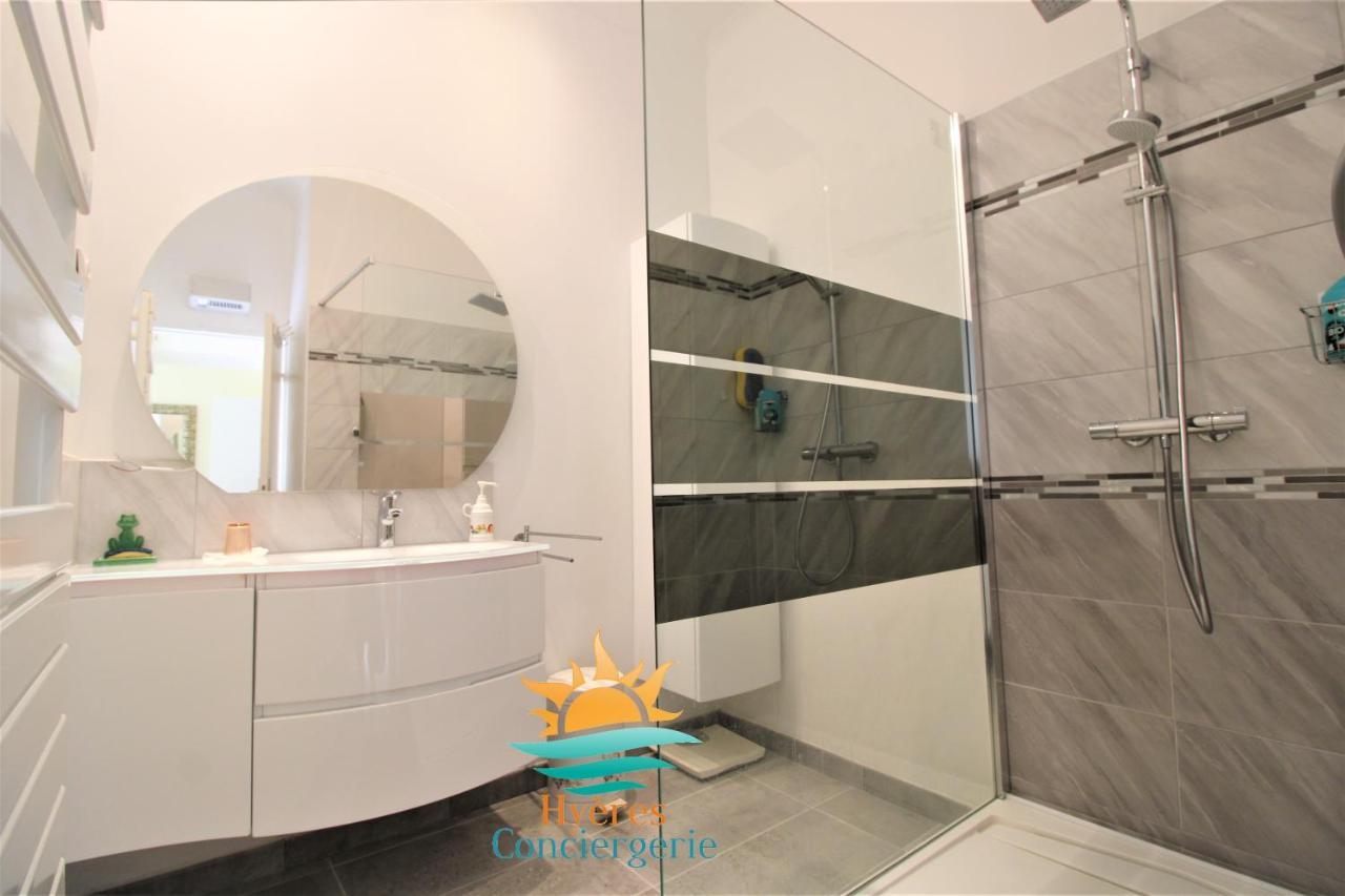 T3 Standing-Splendide vue mer - Piscine/Parking Appartement Hyères Buitenkant foto